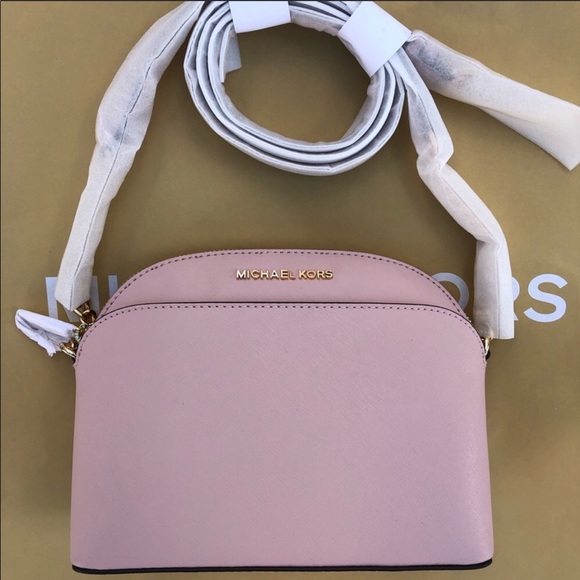 Michael Kors Handbags - NEW MICHAEL KORS CROSSBODY PURSE